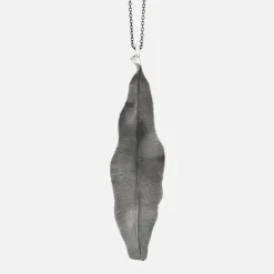 Ole Lynggaard Pendants-Leaves pendant tall